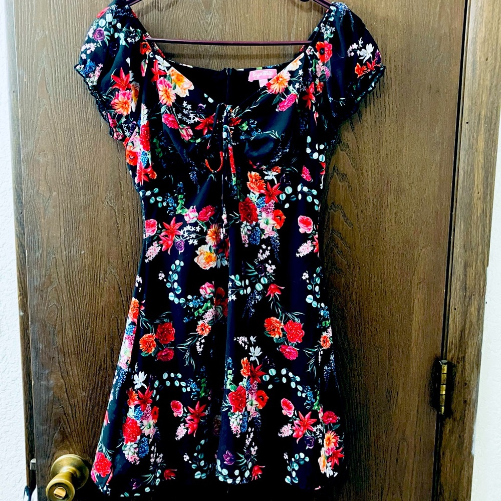 Sugar Thrillz floral mesh overlay dress. Size small
